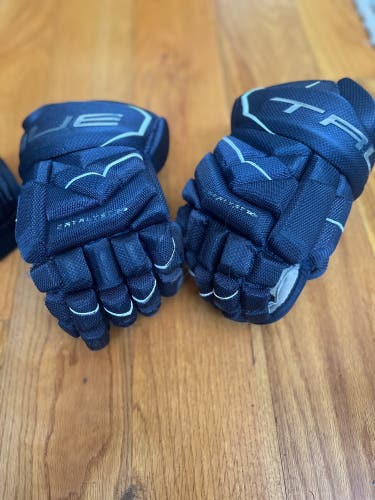 True Catalyst Gloves 12" (Used)