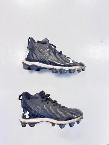 Used Under Armour Jr FB Cleats Black Junior 02.5 11860-S000314803
