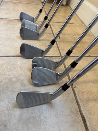 Men's 2021 Titleist T100S Right Handed Iron (Excellent condition)