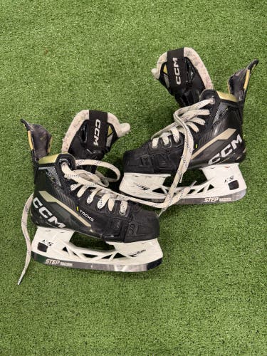 CCM Tacks AS-V Hockey Skates | Size 1 Regular