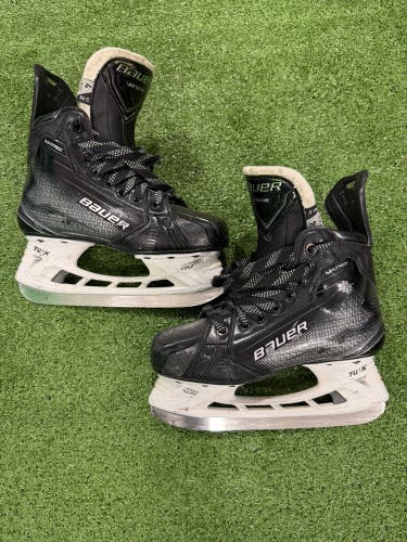 Bauer S24 Supreme Matrix Hockey Skates | Size 4 Fit 2