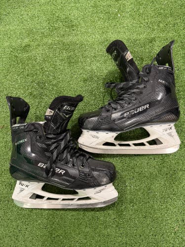 Bauer S22 Supreme Matrix Hockey Skates | Size 8.5 Fit 1
