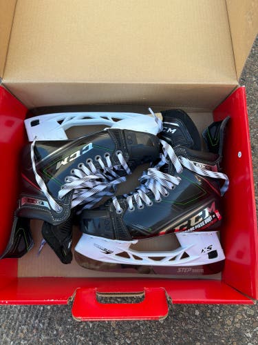 CCM Ribcor 100k Pro Intermediate Hockey Skates | Size 6