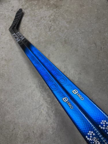 2 PACK 95 Flex P28M Senior CCM Jetspeed FT8 Pro Right Hand Hockey Stick Pro Stock (New)