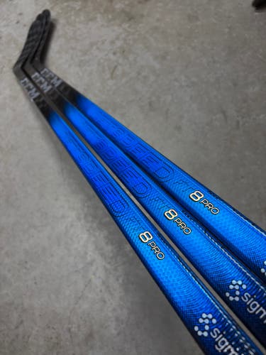 3 PACK 95 Flex P28M Senior CCM Jetspeed FT8 Pro Right Hand Hockey Stick Pro Stock (New)
