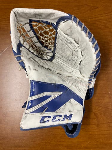 Blue Junior CCM P2.5 Goalie Glove Regular (Used)
