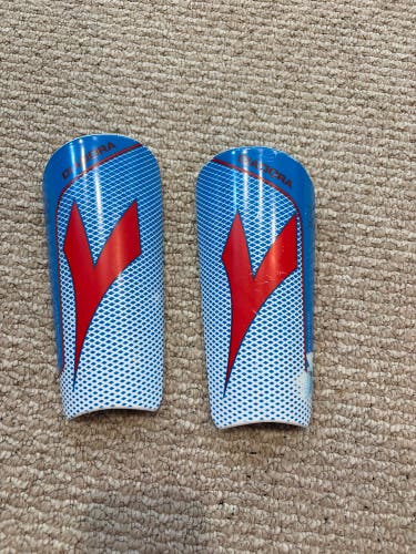 Unisex Large Diadora Shin Guards (Used)
