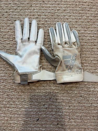 White Large Youth Adidas Gloves (Used)
