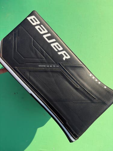 Bauer Supreme M5 Pro Intermediate Goalie Blocker | Regular