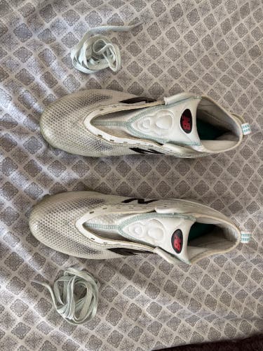 New Balance Freeze Cleats Size 10.5 (Slightly Used)
