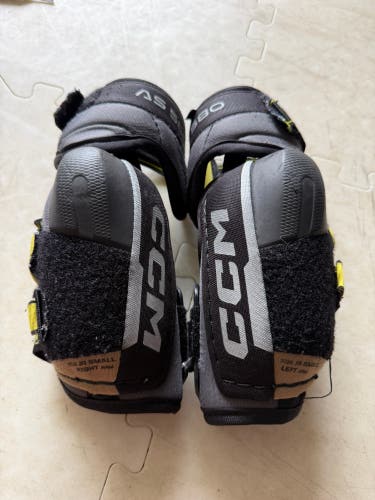 Junior Small CCM Tacks AS 580 Elbow Pads (Used)
