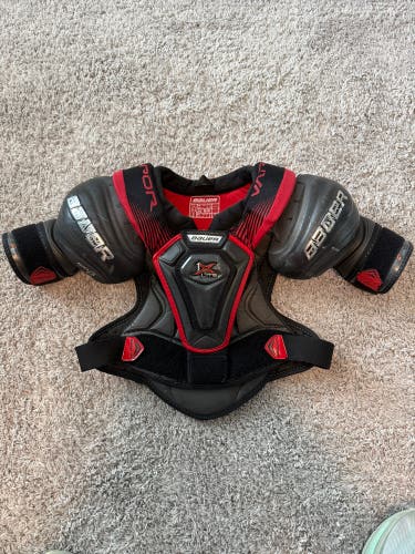 Medium Junior Bauer Vapor 1X Lite Shoulder Pads (Used)