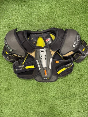 CCM Tacks AS-V Shoulder Pads | Senior Small
