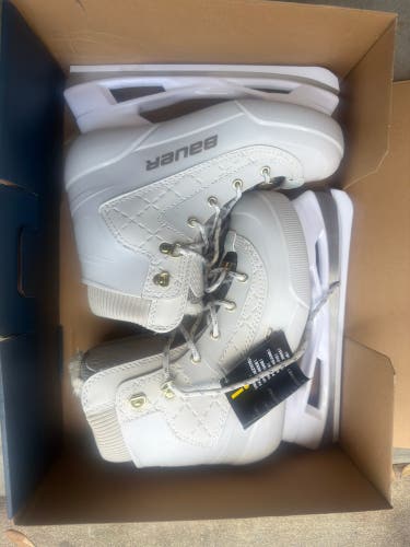 Bauer Tremblant Hockey Skates kids Size 5 (New)