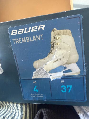 Bauer Tremblant Hockey Skates kids Size 4 (New)
