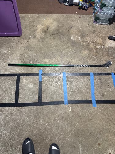 BROKEN Senior Bauer Vapor Hyperlite 2 Left Hand Hockey Stick P92 77 Flex (Used)