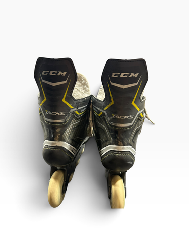 Used CCM 9060R Roller Hockey Skates None Junior 04.5 11375-S000381505