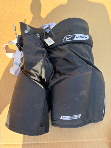 Black Senior Large Bauer Vapor Edge Hockey Pants (Used)