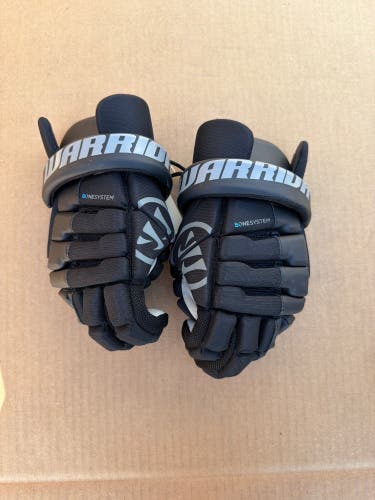Medium Warrior Evo Lacrosse Gloves (Used)