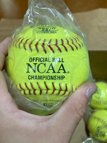 NEW Wilson Super Seam A9010 SST Softballs | Dozen