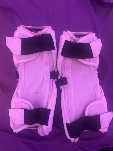 Medium Youth STX Cell VI Arm Pads (Used)