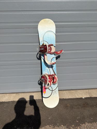 K2 Luna Snowboard With Bindings 146 cm (Used)