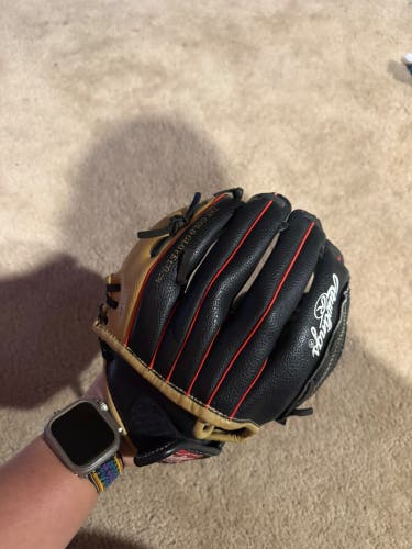 Rawlings Playmaker Series RH Baseball Glove 10.5" (Used)