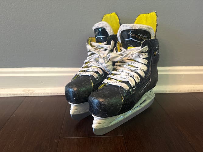 Black Bauer Supreme S27 Hockey Skates Regular Width 12 (Used)