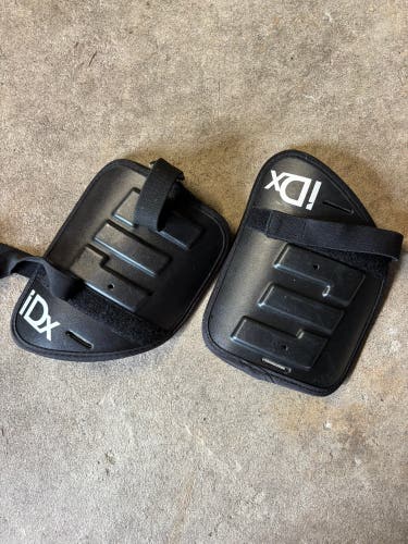 Large Youth Epoch ID Arm Pads (Used)