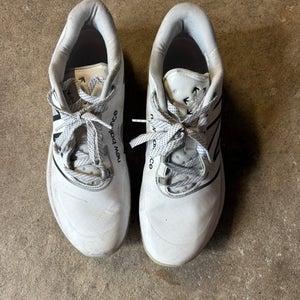 White Unisex Size M 11.5 (W 12.5) New Balance Freeze Mid Top Turf Shoes (Used)