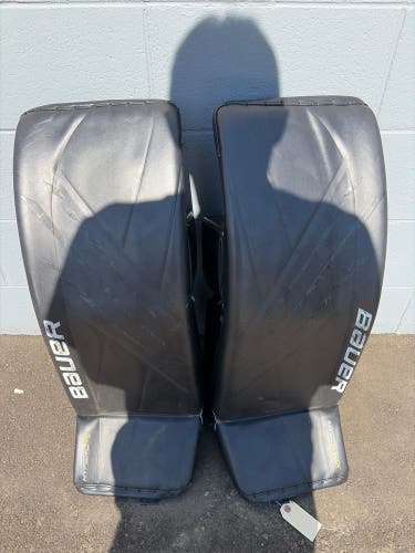 33" Senior Bauer Vapor Hyperlite Goalie Leg Pads (Used)