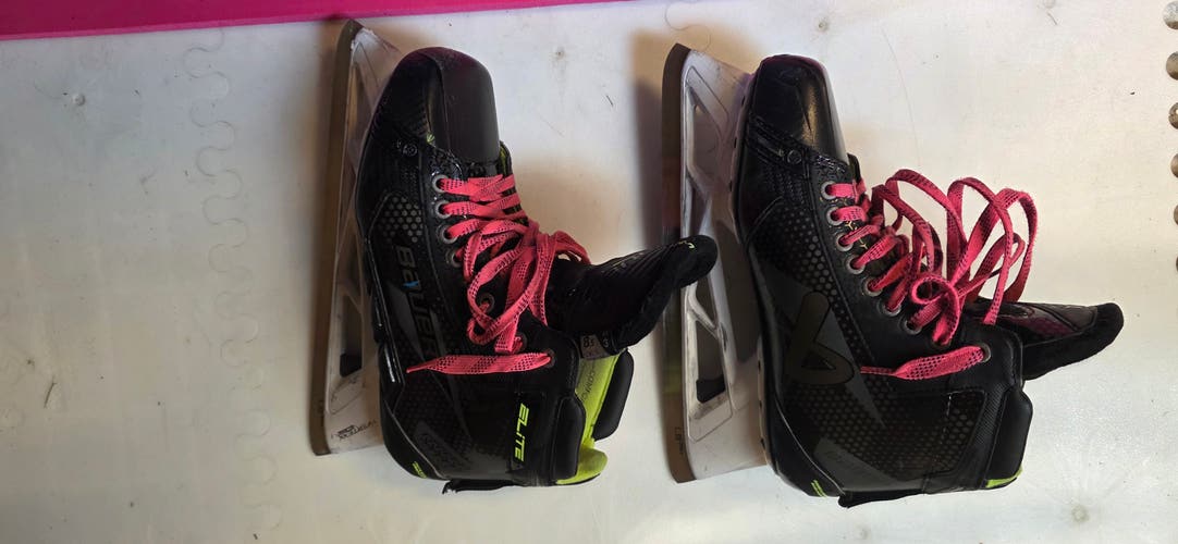 Bauer Elite Hockey Goalie Skates 8.5 (Used)