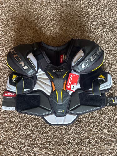 Men's Large Senior CCM Super Tacks AS1 Shoulder Pads (New)