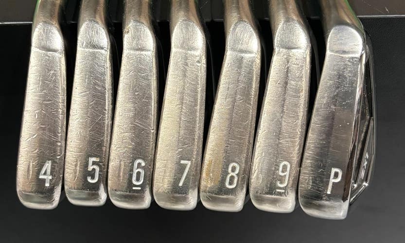 Srixon ZXi7 Iron Set 4-PW X-Stiff Dynamic Gold X100 Tour Issue 130g RH Used