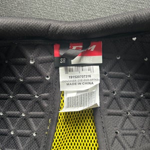 Men's Large Senior CCM Tacks Pro Shoulder Pads (New)