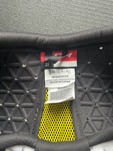 Men's Large Senior CCM Tacks Pro Shoulder Pads (New)