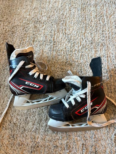 Youth CCM JetSpeed FT340 Hockey Skates Regular Width 9 (Used)