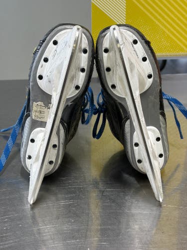 Bauer Supreme S35 Hockey Skates Size 3.5 (Used)