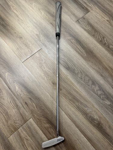 Men's 2014 Scotty Cameron Select Newport 2.5 Blade Right Handed Putter 33.5" (Used)