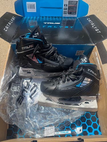 2024 True Catalyst 5x4 Hockey Goalie Skates Size 2.5 (Used)