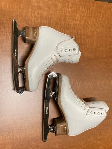 White Jackson Ultima Elle Figure Skates Junior 2.5 (Used)
