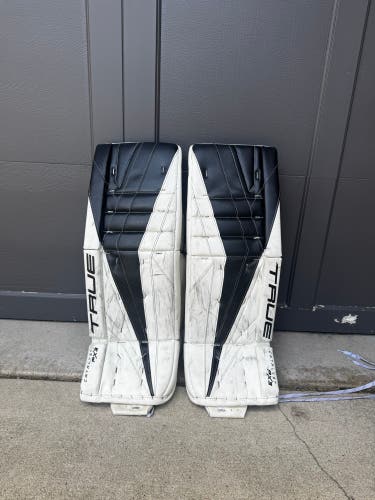 33" 2023 True Catalyst PX3 Goalie Leg Pads Pro Stock (Used)