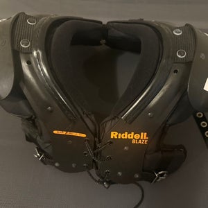 Small Youth Riddell Blaze Shoulder Pads (Used)