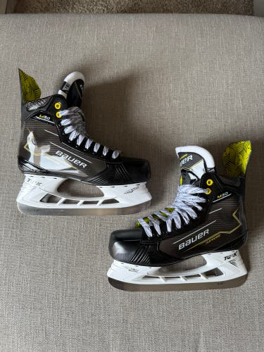 2024 Bauer Supreme M30 Hockey Skates Regular Width 8.5 (New)