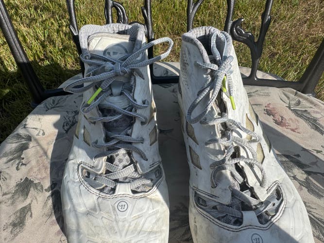 Warrior Burn 8 Lacrosse Cleats | Men’s 11 | White