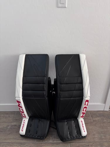 32 + 2.5" CCM Extreme Flex 7 Pro Regular Goalie Full Set (Used)