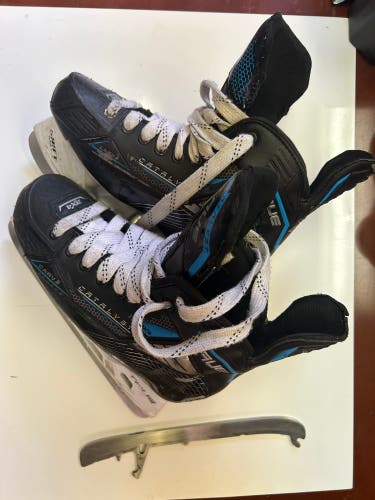 Black True Catalyst 3x4 Hockey Skates Regular Width 6 (Used) WITH 2 sets of steel
