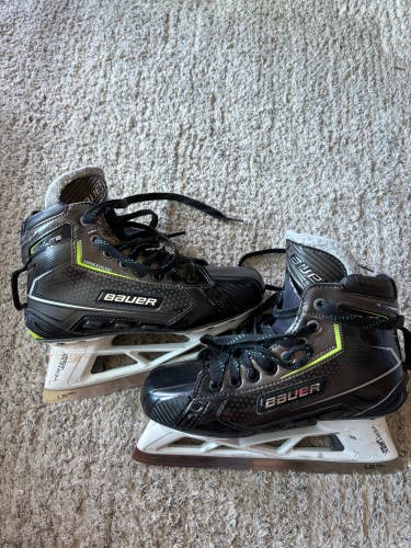 Intermediate Bauer Elite Hockey Goalie Skates Size 5.5 (Used)
