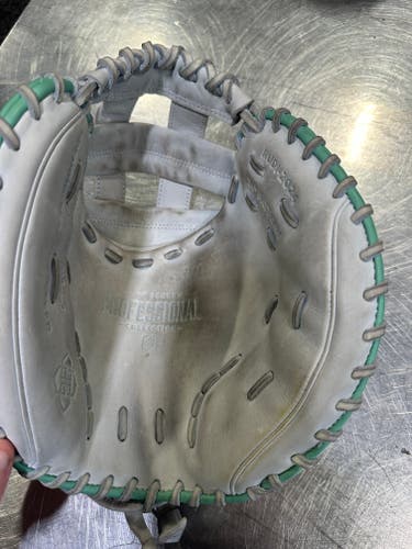 2024 RH Easton Catcher's Jen Schro Professional Collection Softball Glove 34" (Used)