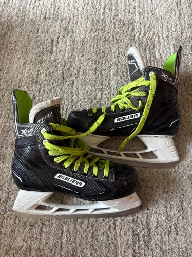 Senior Bauer XLS Hockey Skates Regular Width 8 (Used)